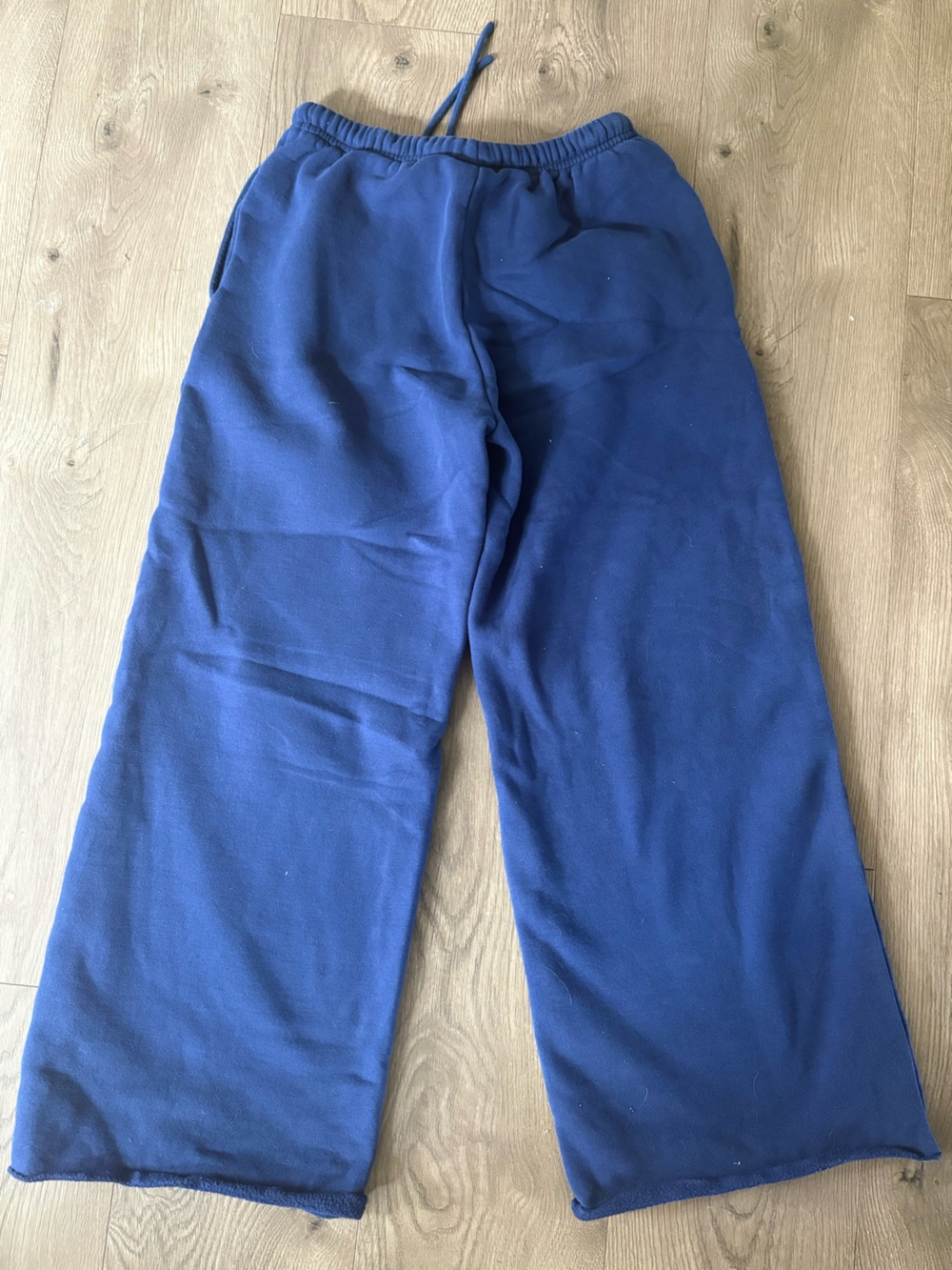 Aritzia Women's Mega Fit Blue Wide-Leg Fleece Sweatpants - Have been Cropped - Picture 5 of 5